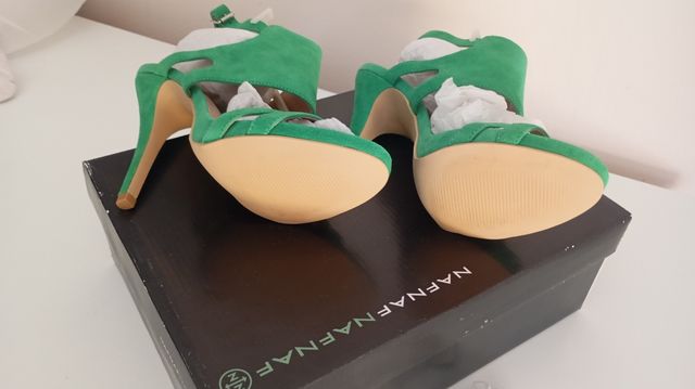 Sandali con tacco alto NAFNAF