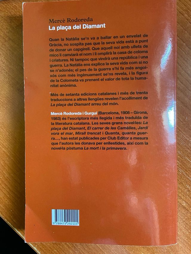 Libro lectura La plaça del diamant