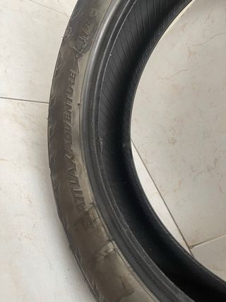 Vendo neumaticos moto 150/70R18 y 90/90-21