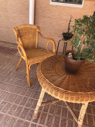 Mesa exterior y 2 sillas