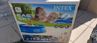 Piscina con depuradora 