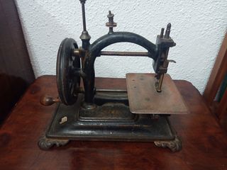 Máquina de coser antigua
