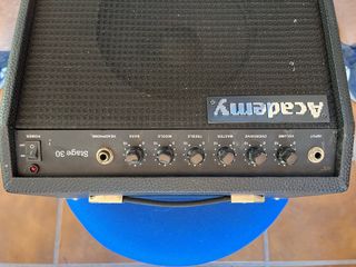 Amplificador Academy Stage 30 para guitarra