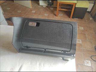 Guantera VW golf 5