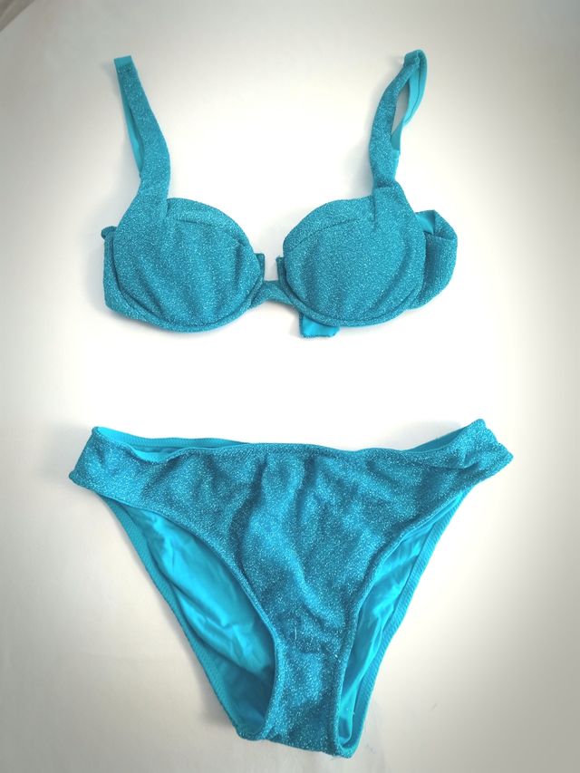 Bikini turquesa brillante