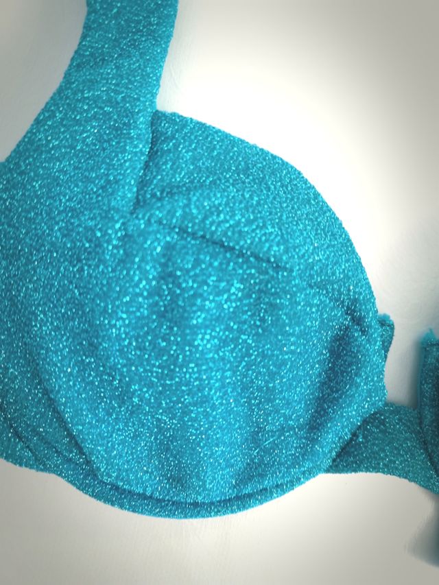 Bikini turquesa brillante