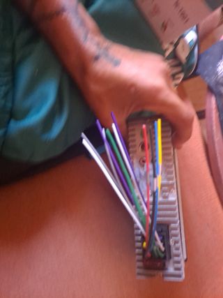 Radio con Bluetooth y mando universal