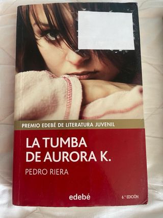 Libro de lectura la Tumba de Aurora K