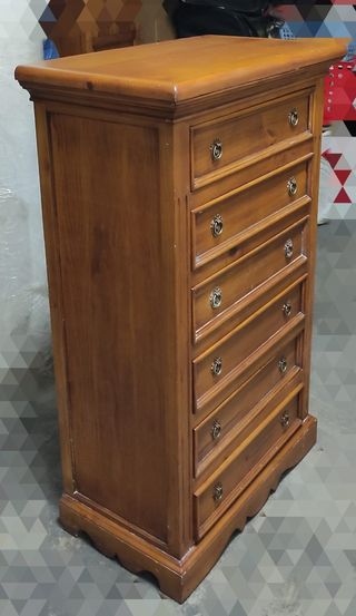 2 Mesitas y 1 cómoda de madera maciza