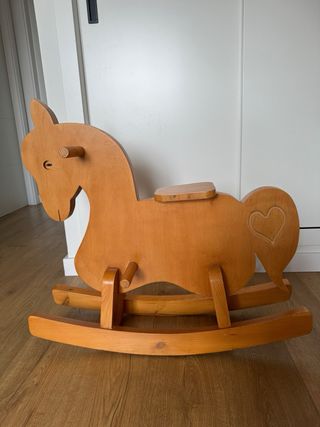 Caballo madera juguete