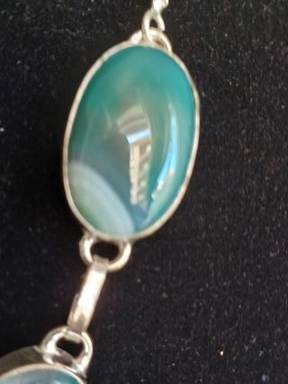 Elegante collar de agata azul y plata