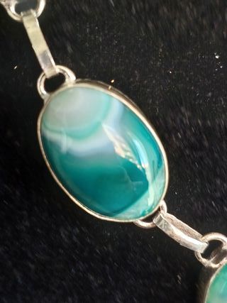 Elegante collar de agata azul y plata