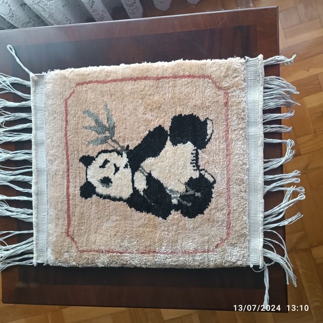 Tapiz de lana de oso panda