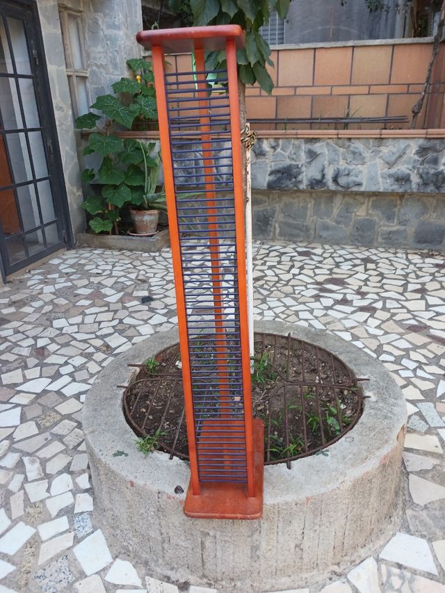 Ripiano per lasciare cassette o dischi