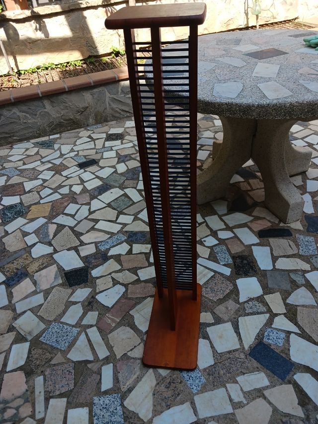 Ripiano per lasciare cassette o dischi