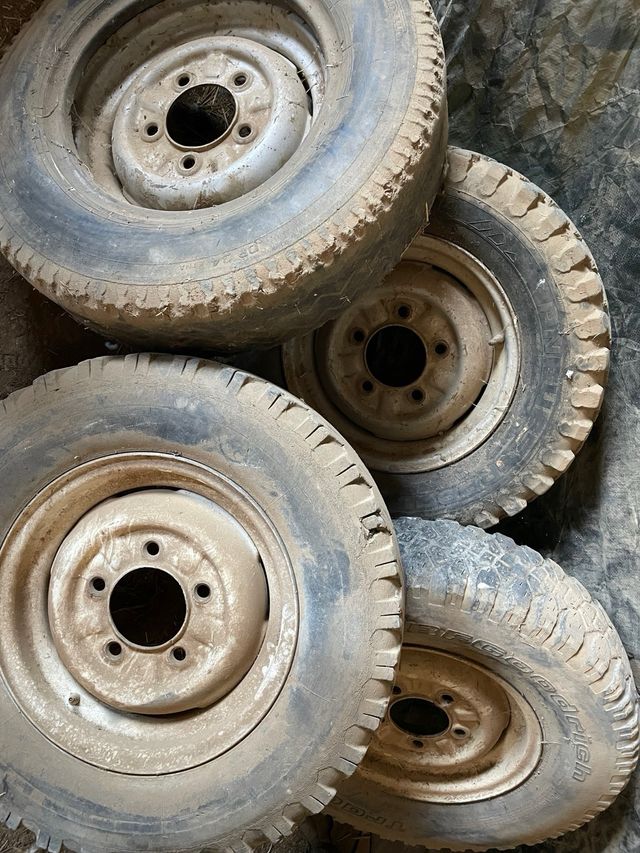 llantas land rover santana