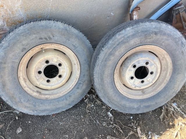 llantas land rover santana