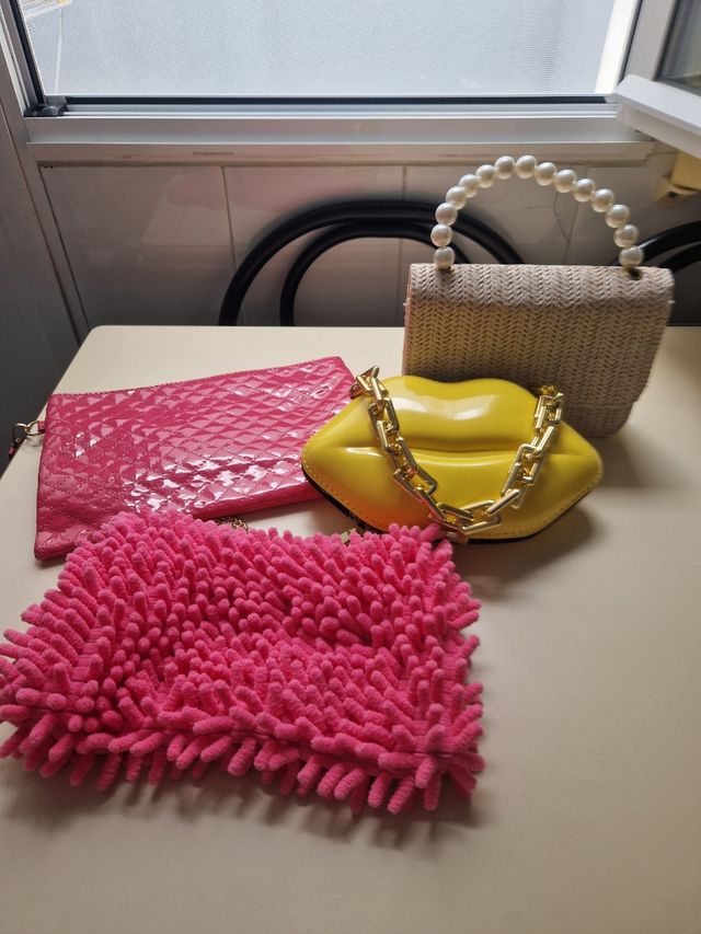 Lote de bolsos sin usar