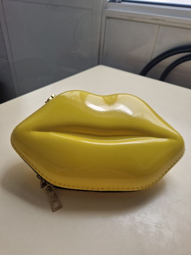 Lote de bolsos sin usar