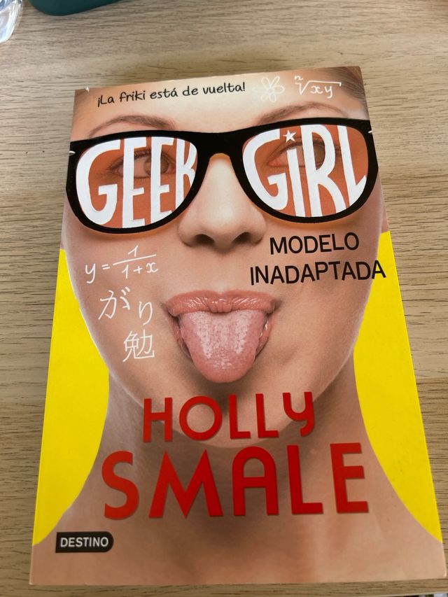 Libro: Modelo inadaptada:¡La friki está de vuelta!