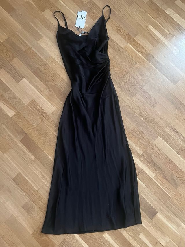 Vestido con etiqueta