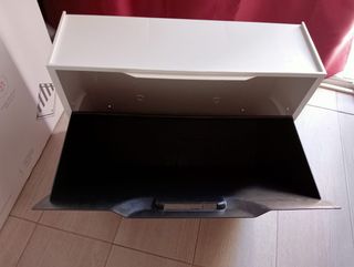 Zapatera de plástico.