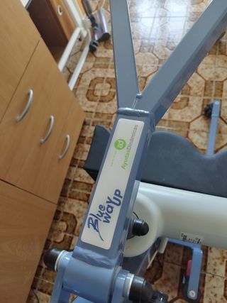 Grúa bipedestación