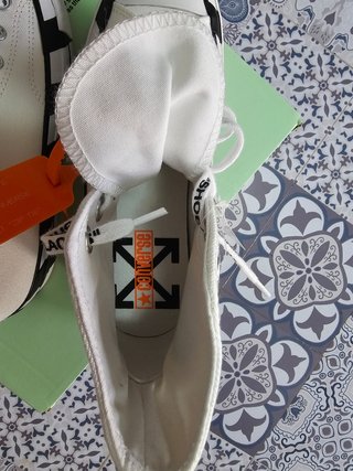 Converse off-white