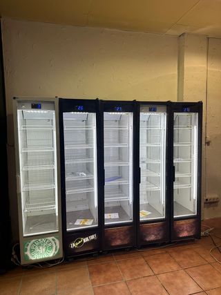 Nevera expositora de una puerta 