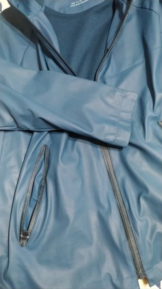 Chubasquero niño azul