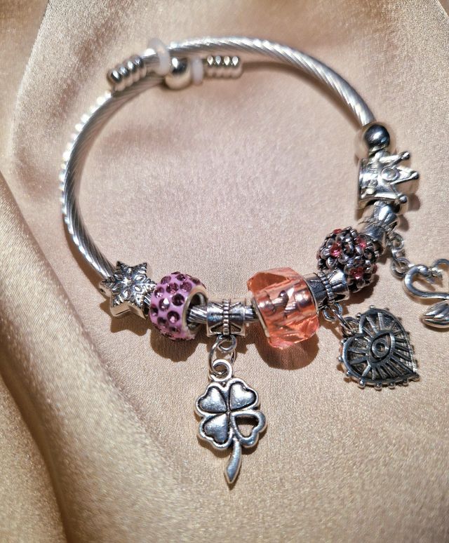 Bracciale stile pandora con charms