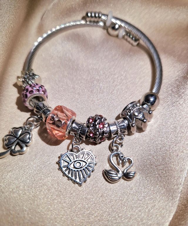 Bracciale stile pandora con charms