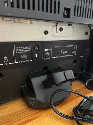 TV  TOSHIBA  32” HD