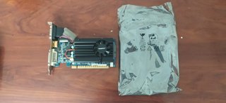 Tarjeta gráfica Gigabyte NVIDIA GT520 GDDR3 de 1 G