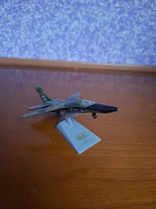Maqueta avion metal