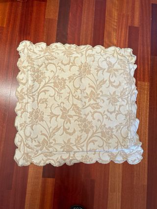 Colcha y cojines para cama de matrimonio