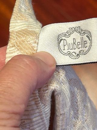 Colcha y cojines para cama de matrimonio