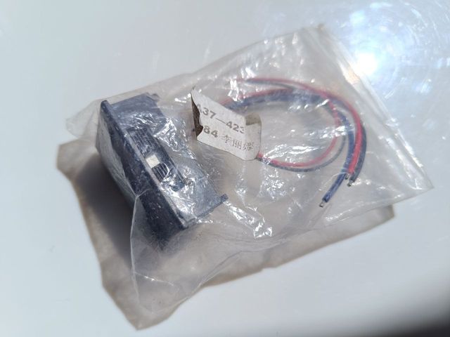 Display digital 45mm x 26mm (tensão e corrente )