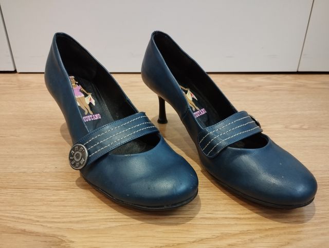 Zapatos de tacón estilo años 20