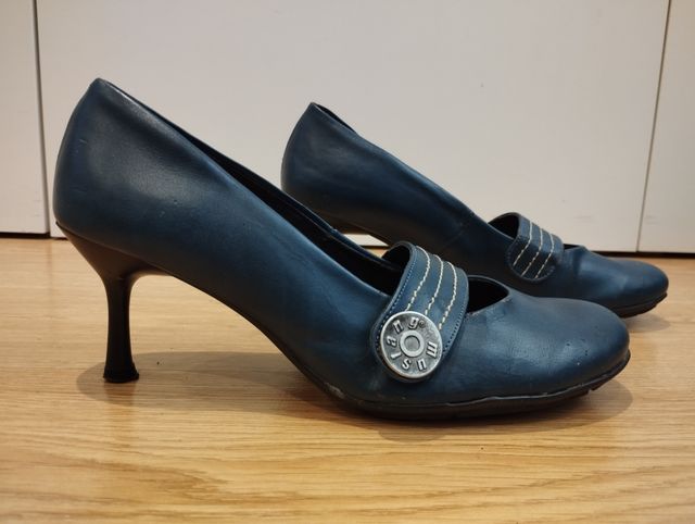 Zapatos de tacón estilo años 20