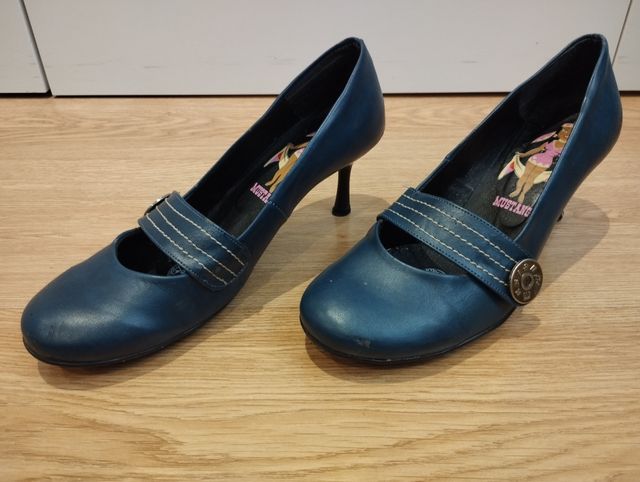 Zapatos de tacón estilo años 20