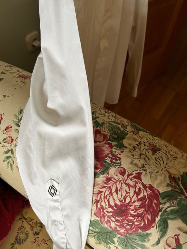 Camisa blanca de algodón