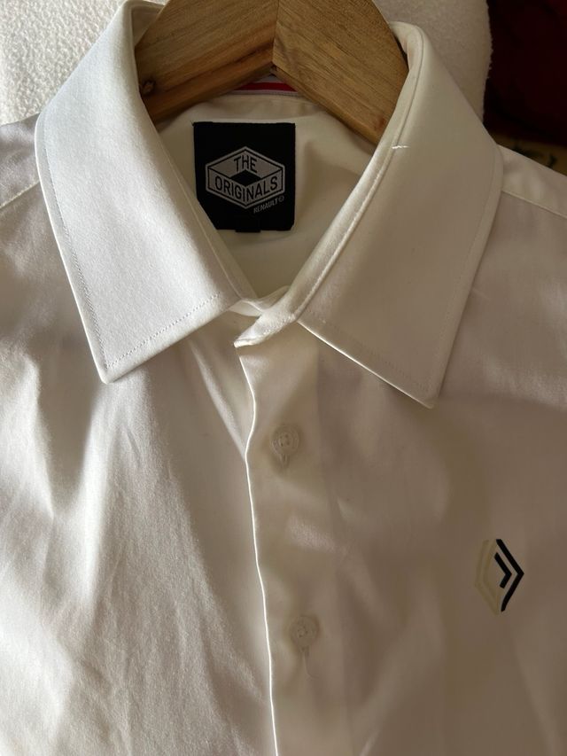 Camisa blanca de algodón