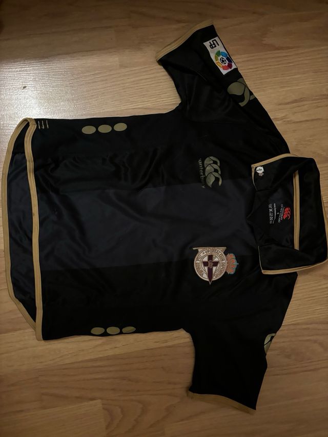 Camiseta depor con pin negraccc