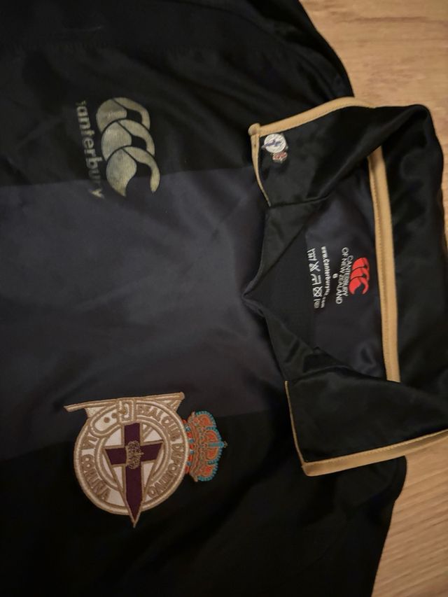 Camiseta depor con pin negraccc