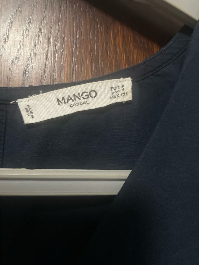 Vestido corto bordado de Mango