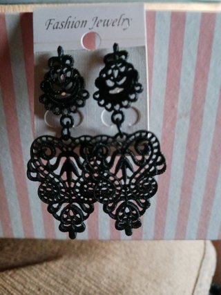 Pendientes negros