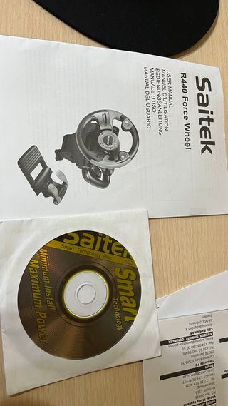 Volante Saitek R440 Force Feedback con pedales