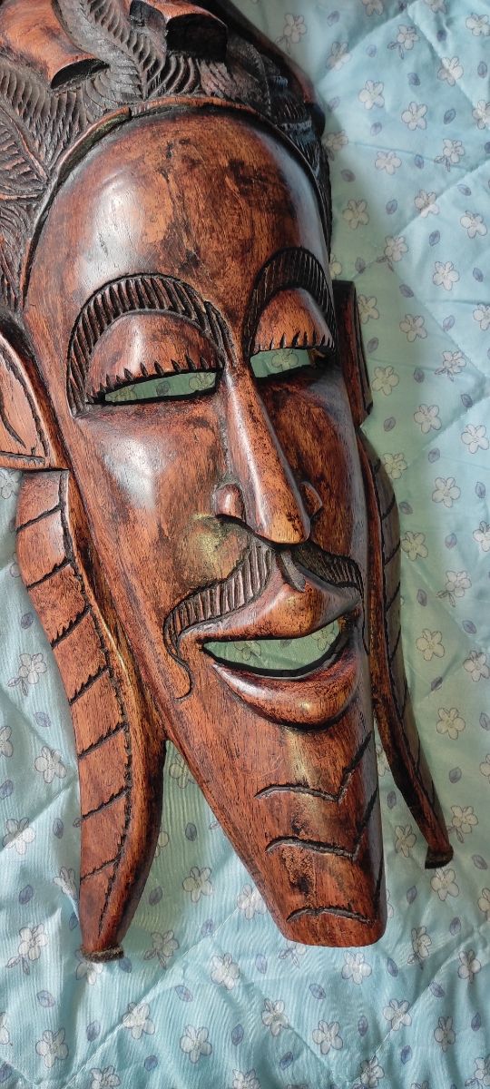 Maschera in legno antica