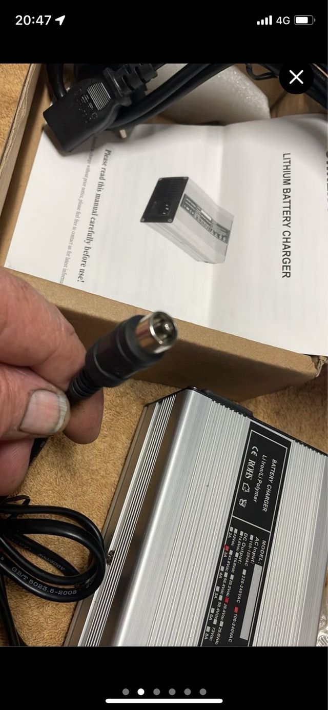 Cargador bateria lition 24 v 3A